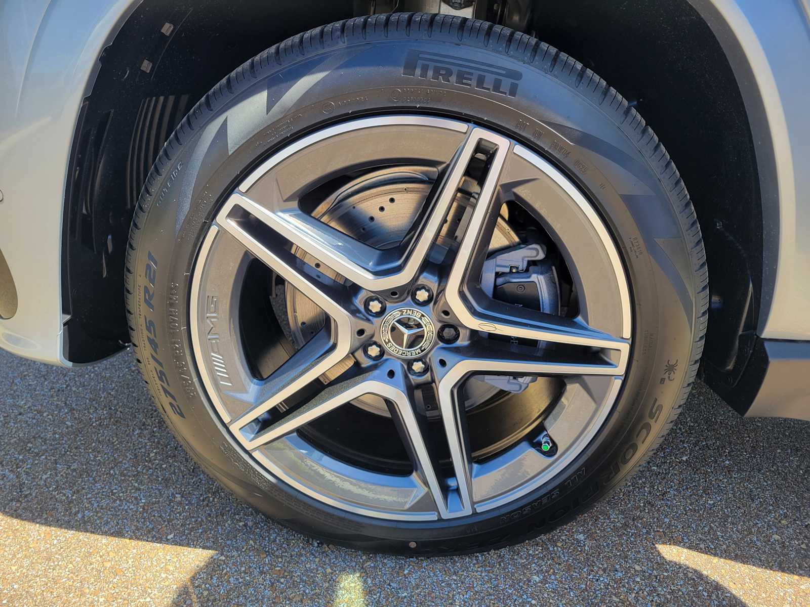 Thumbnail: 2025 Mercedes-Benz GLS - 29