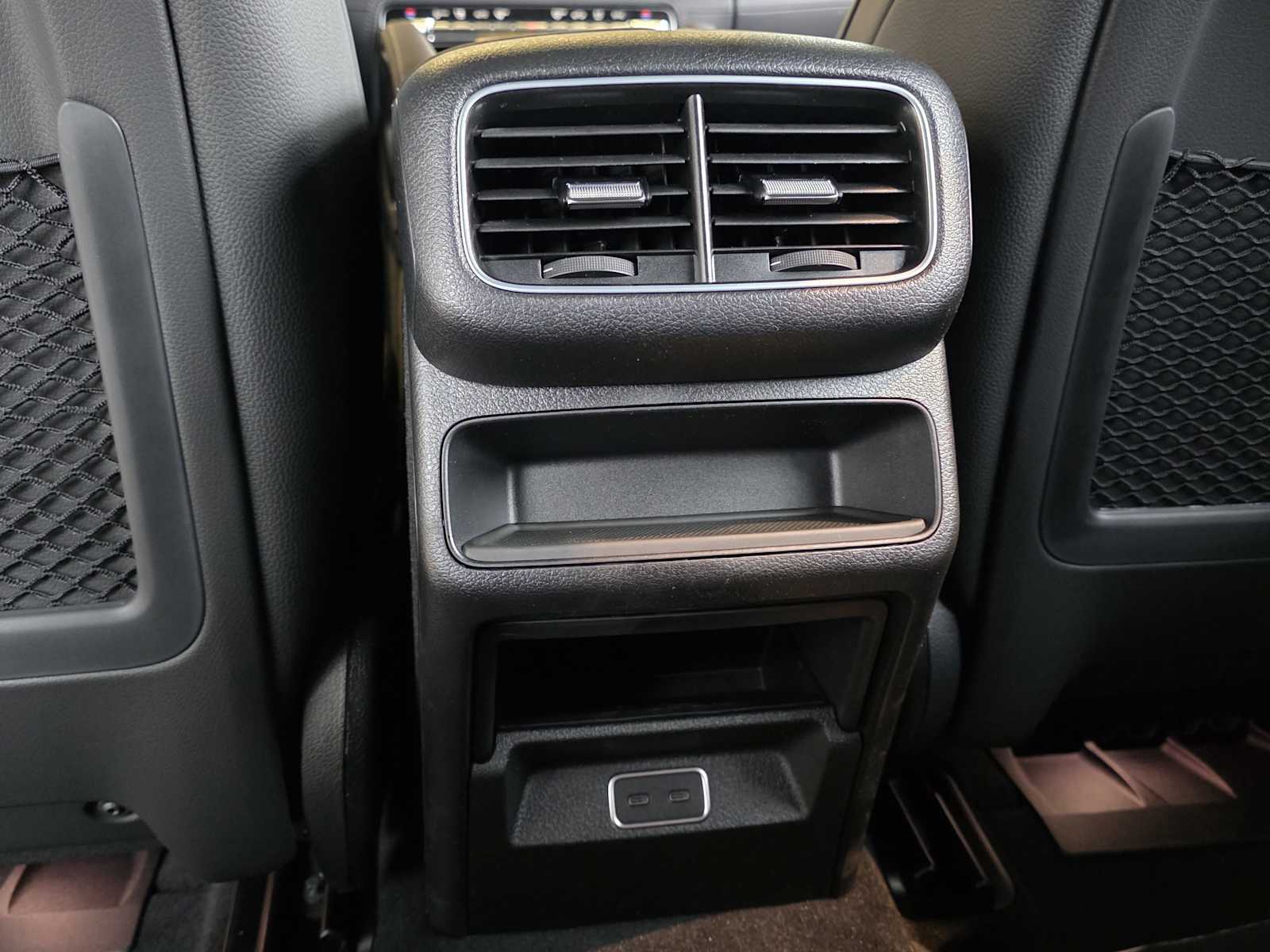 Thumbnail: 2026 Mercedes-Benz GLE - 18