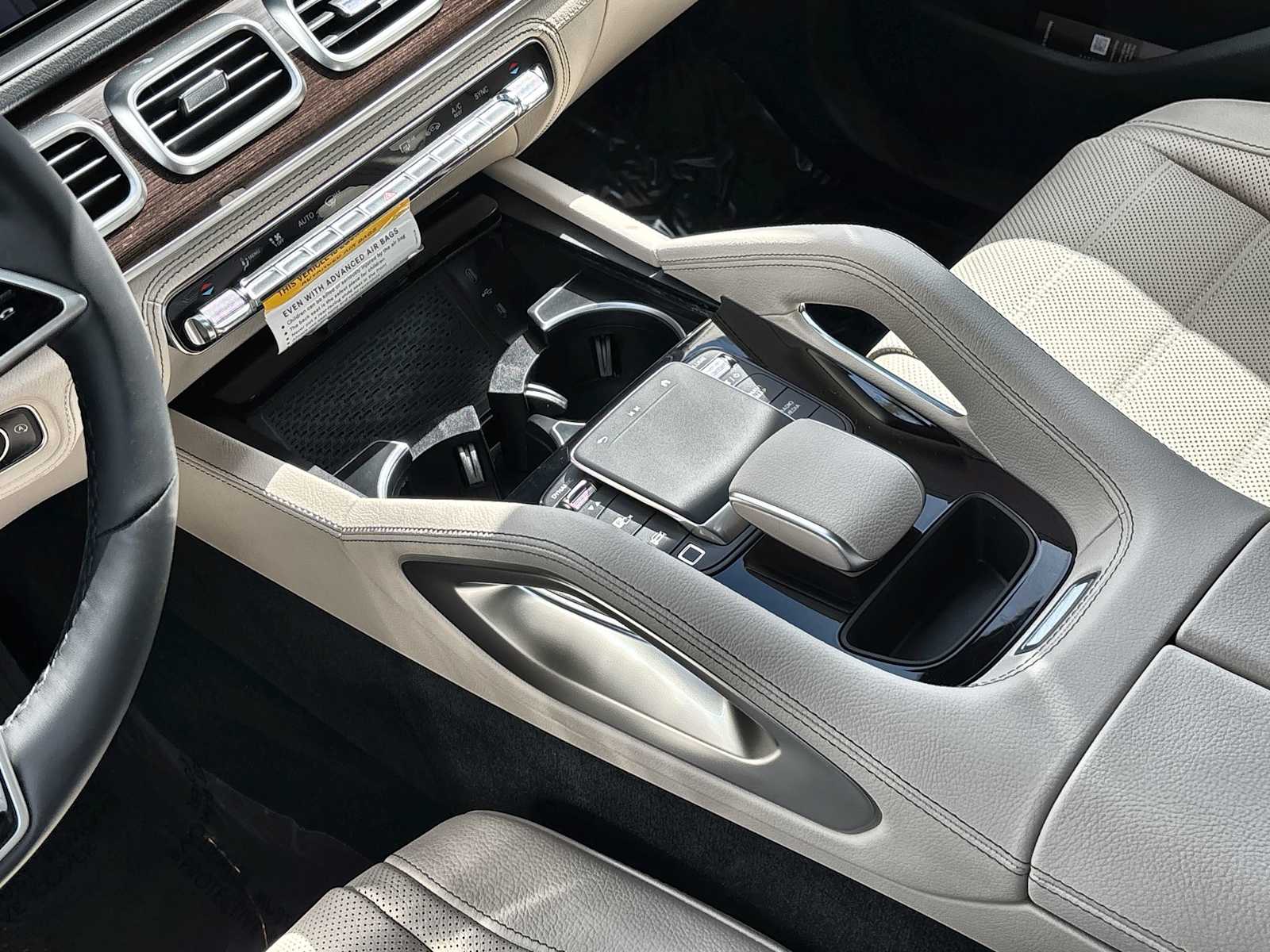 Thumbnail: 2026 Mercedes-Benz GLE - 22