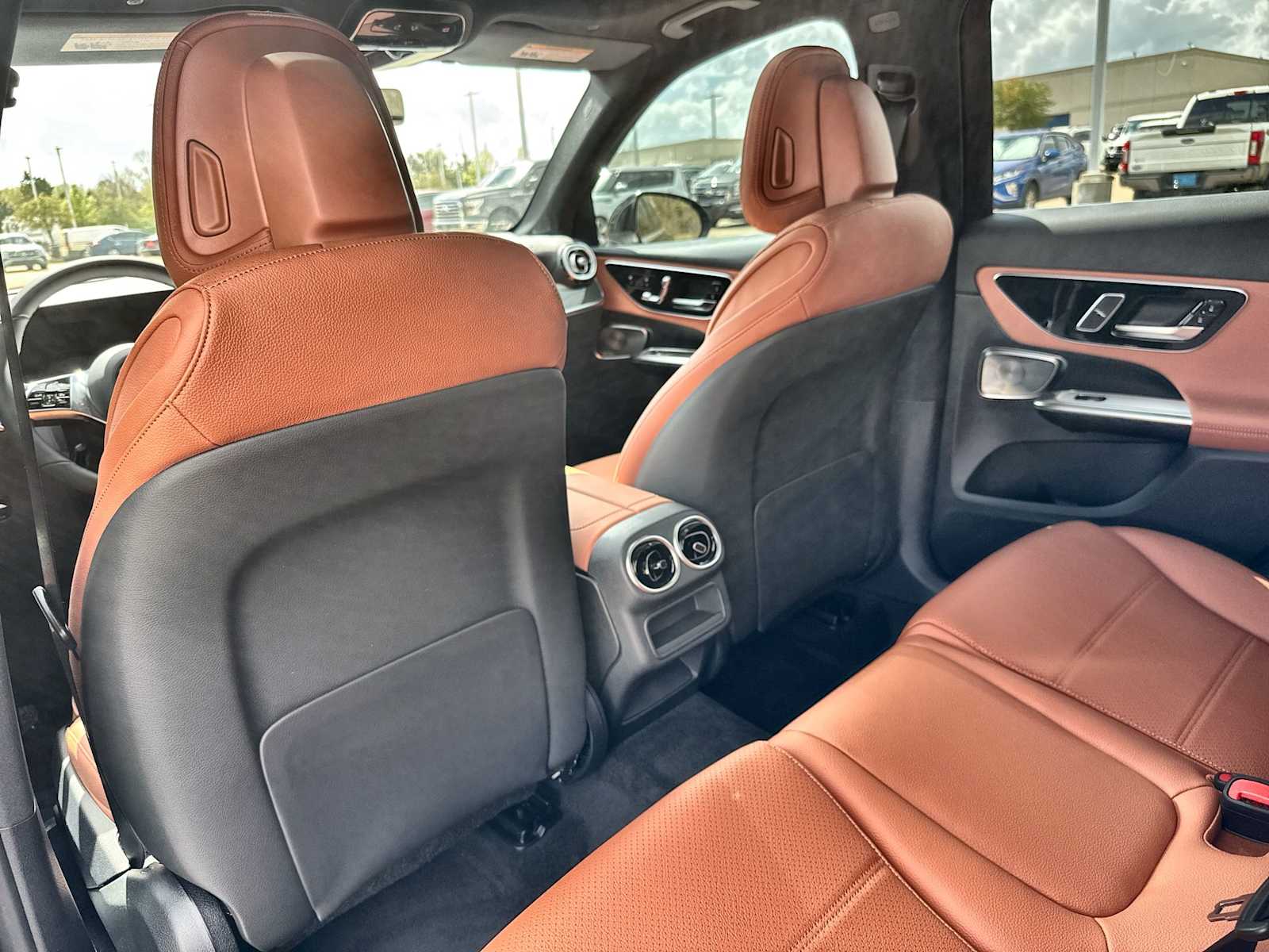 Thumbnail: 2026 Mercedes-Benz GLC - 18