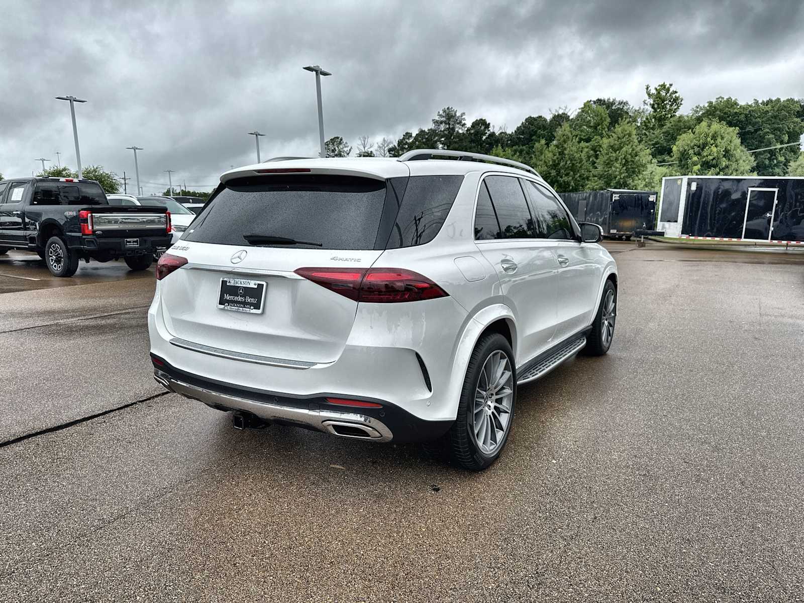 Thumbnail: 2026 Mercedes-Benz GLE - 8