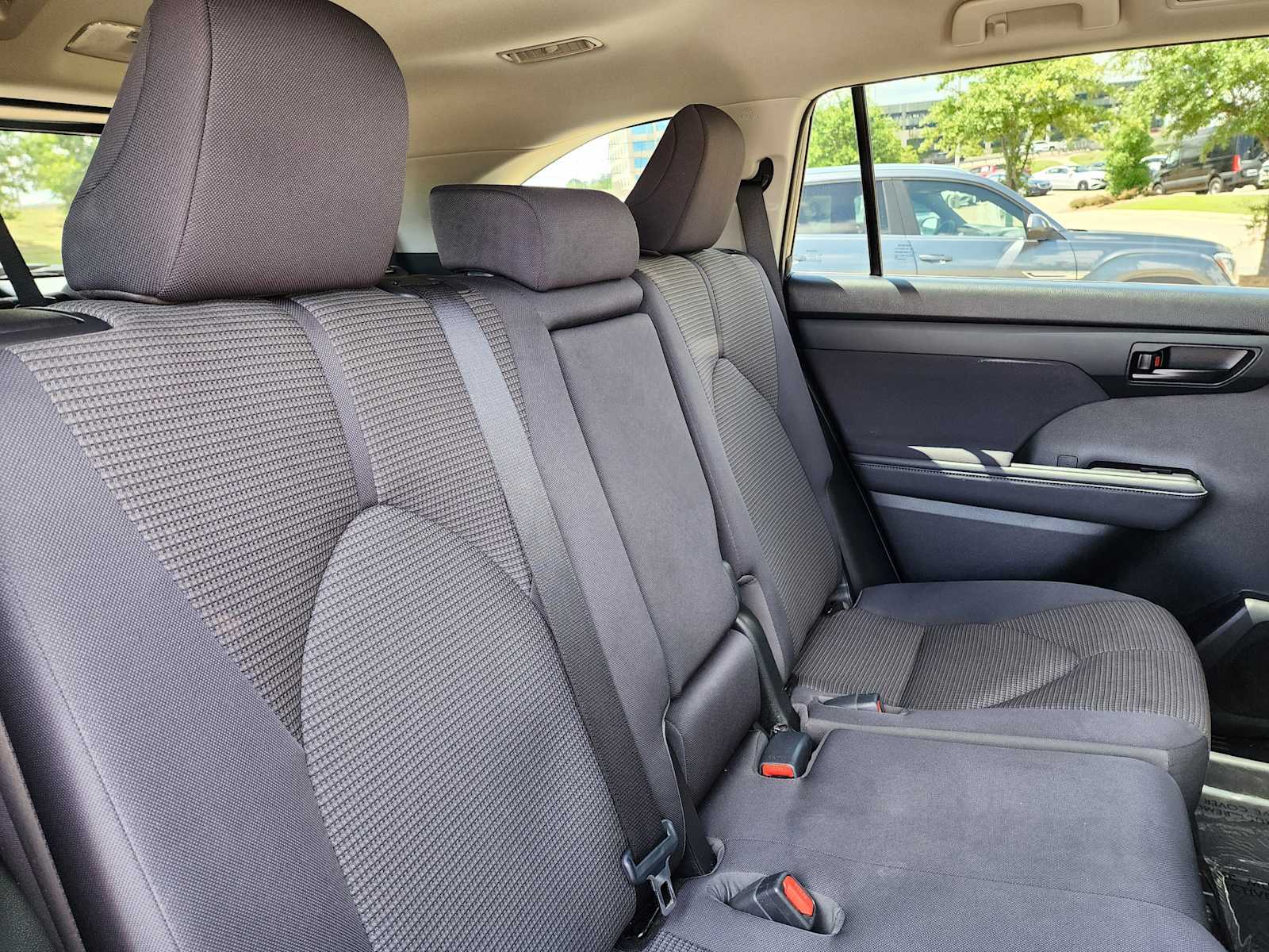 Thumbnail: 2023 Toyota Highlander - 19