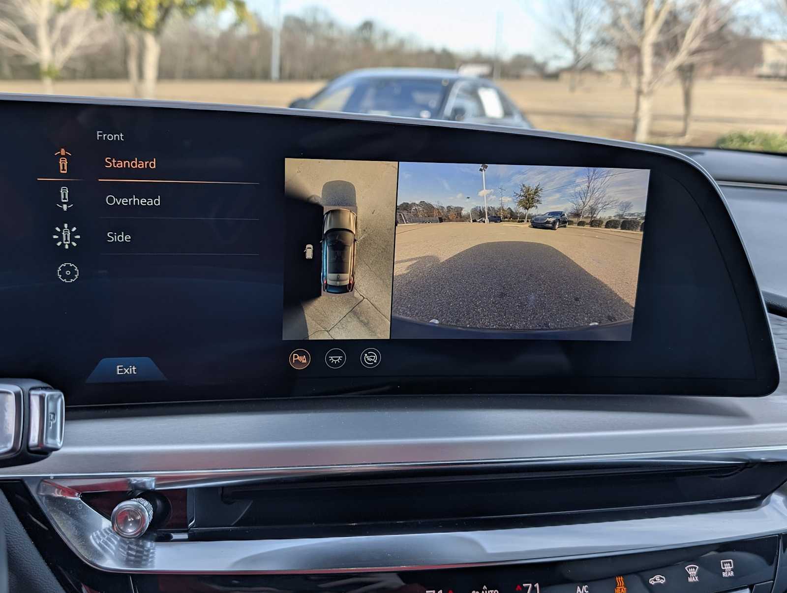 Thumbnail: 2024 Cadillac Lyriq - 18