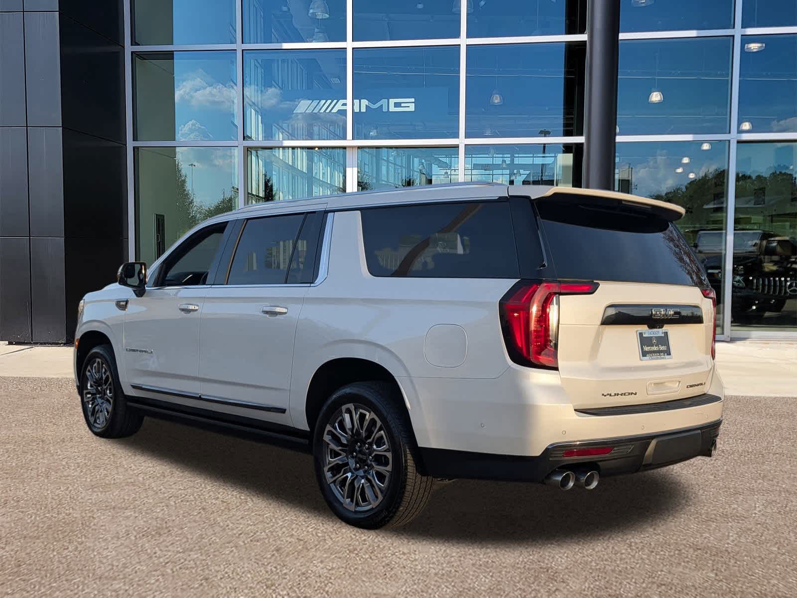 Thumbnail: 2024 GMC Yukon XL - 7