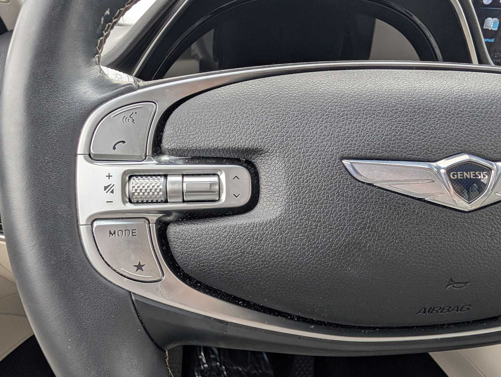 Thumbnail: 2022 Genesis GV70 - 25