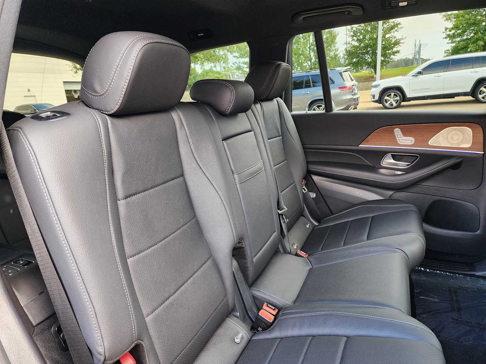 Thumbnail: 2025 Mercedes-Benz GLS - 20