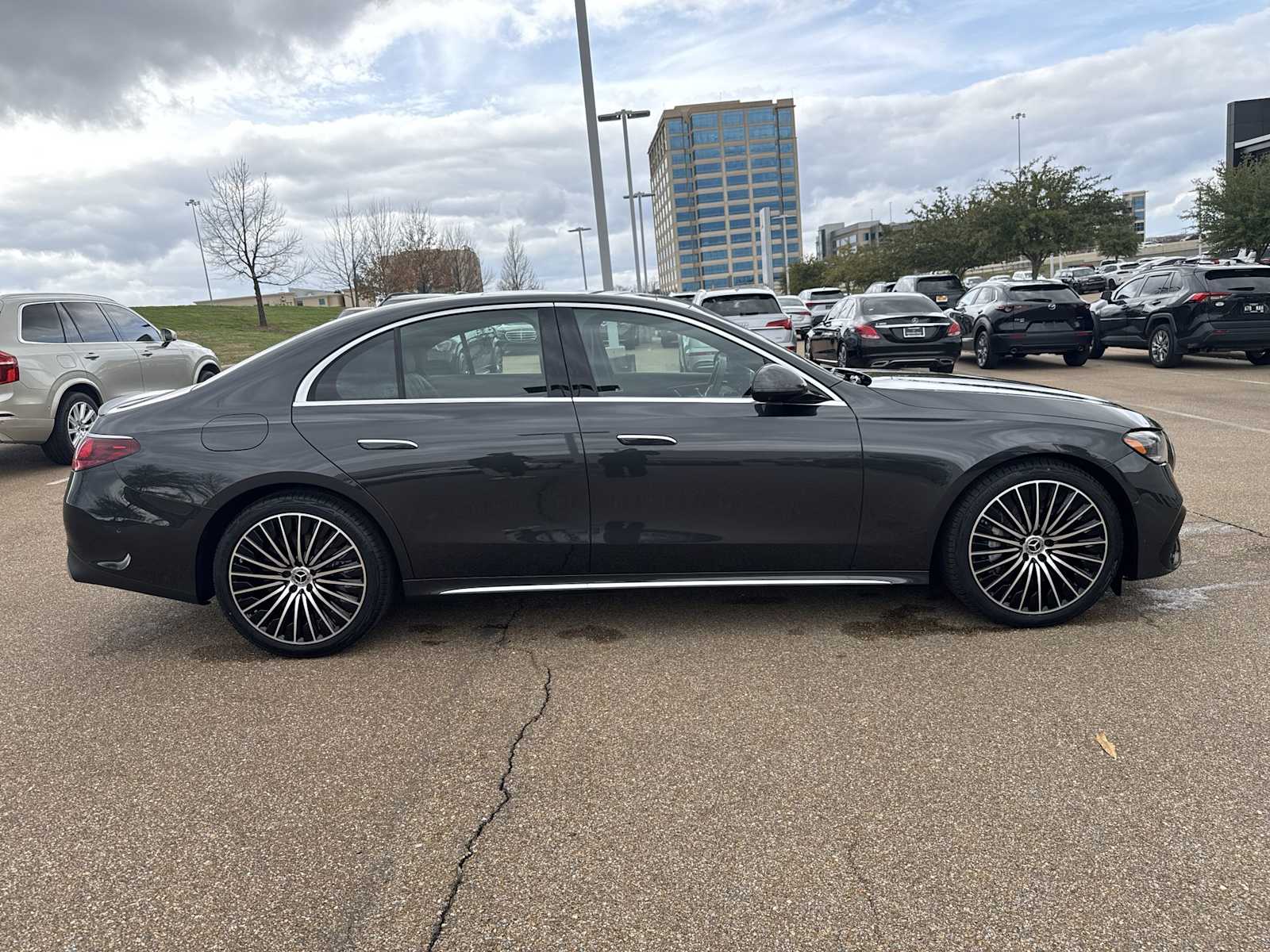 Thumbnail: 2026 Mercedes-Benz E-Class - 7