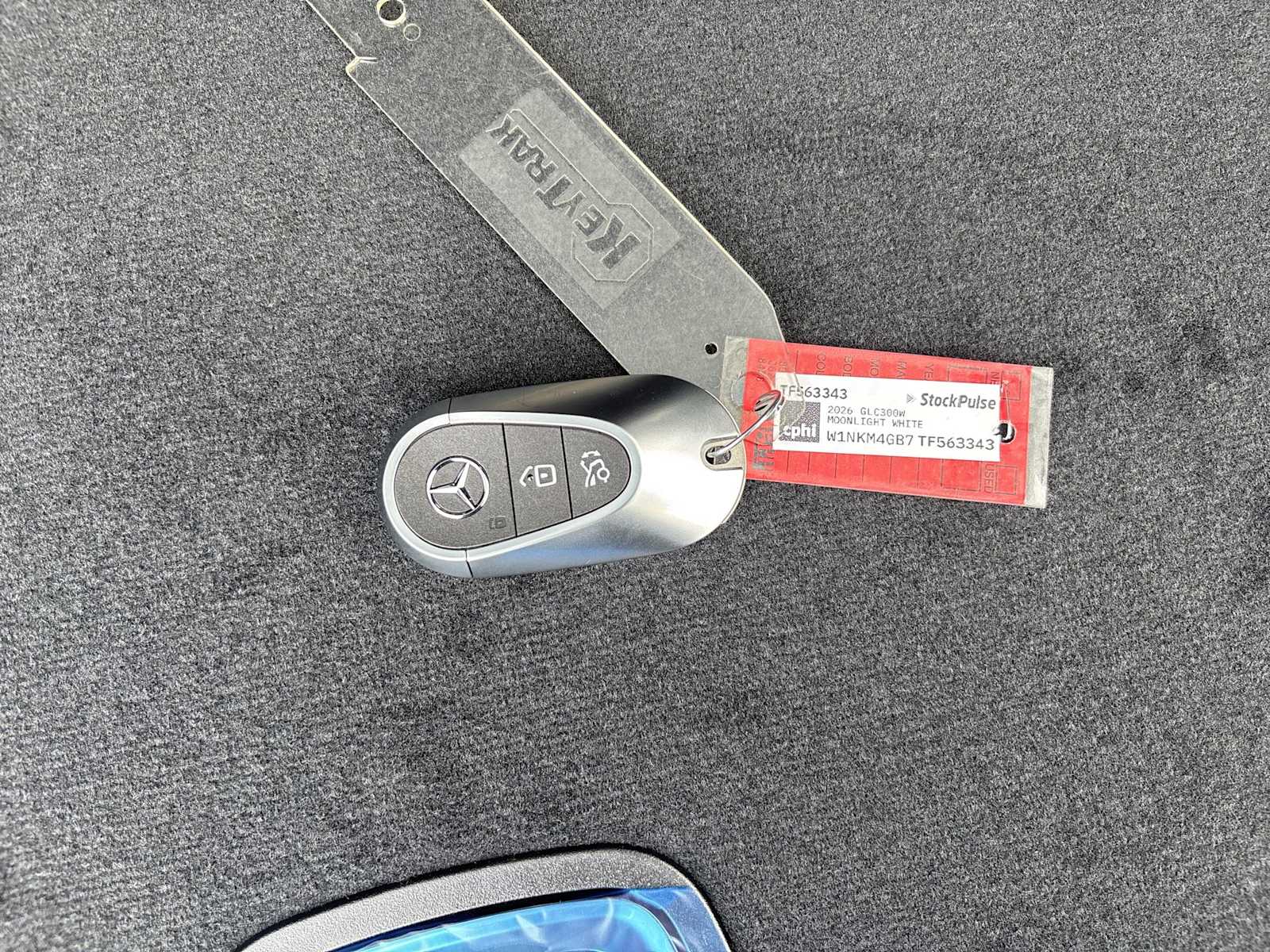 Thumbnail: 2026 Mercedes-Benz GLC - 27