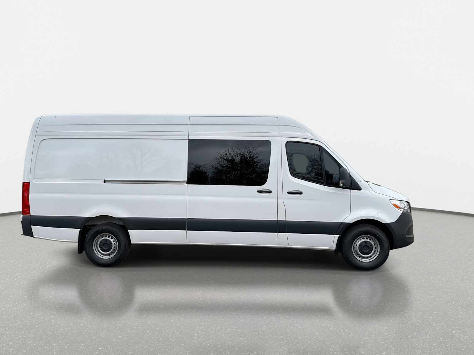 Thumbnail: 2026 Mercedes-Benz Sprinter - 7