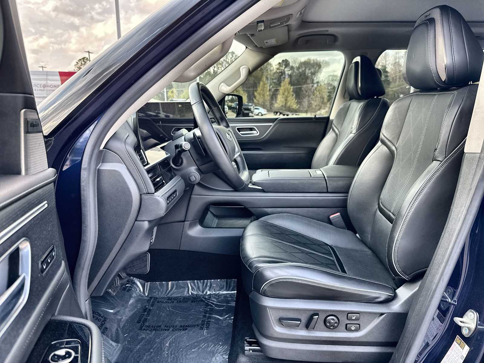 Thumbnail: 2025 INFINITI QX80 - 2