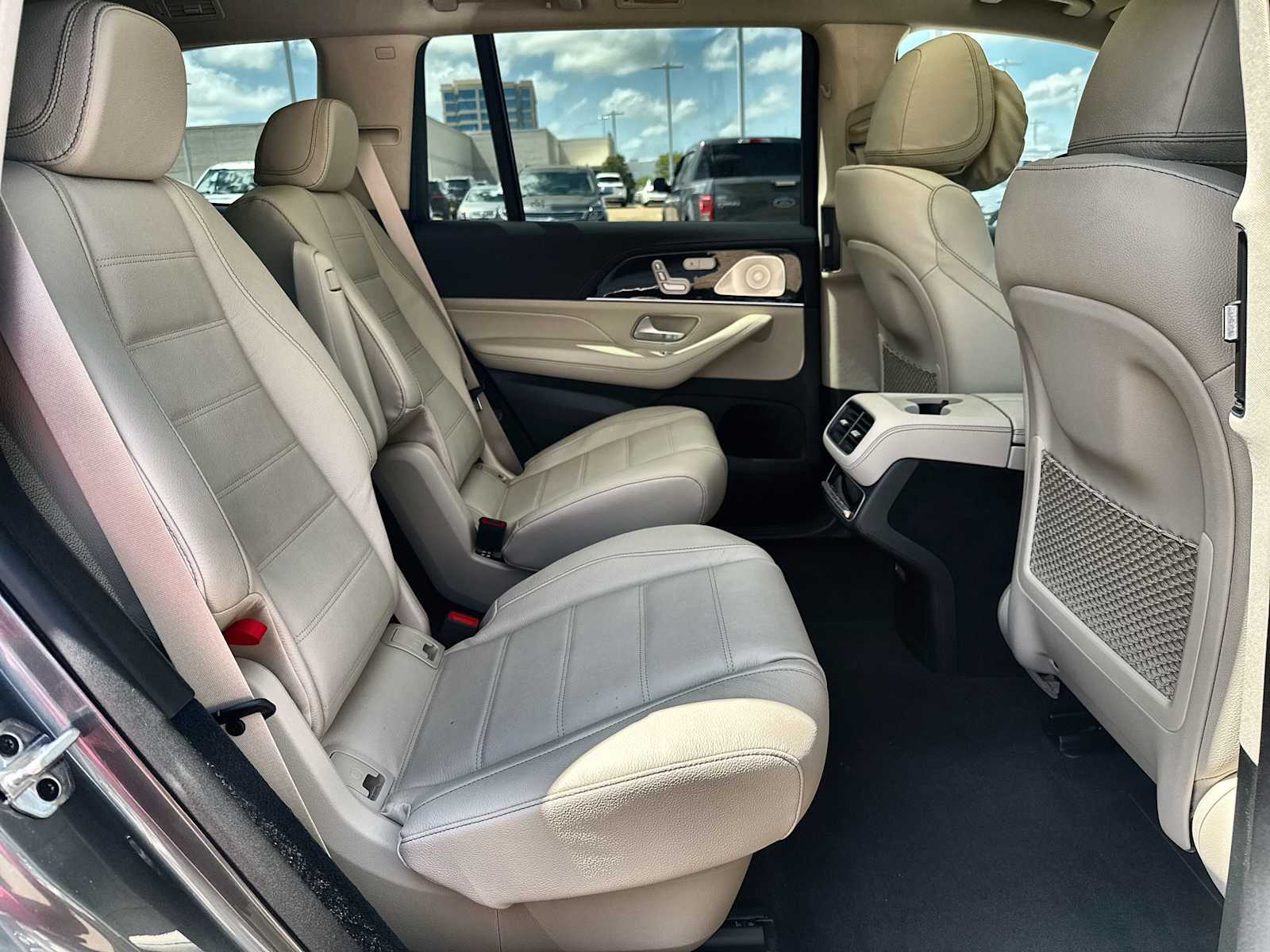 Thumbnail: 2026 Mercedes-Benz GLS - 19