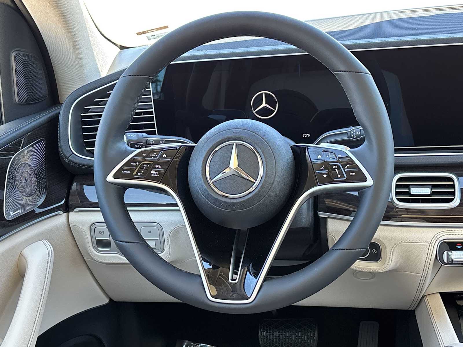 Thumbnail: 2026 Mercedes-Benz GLE - 21