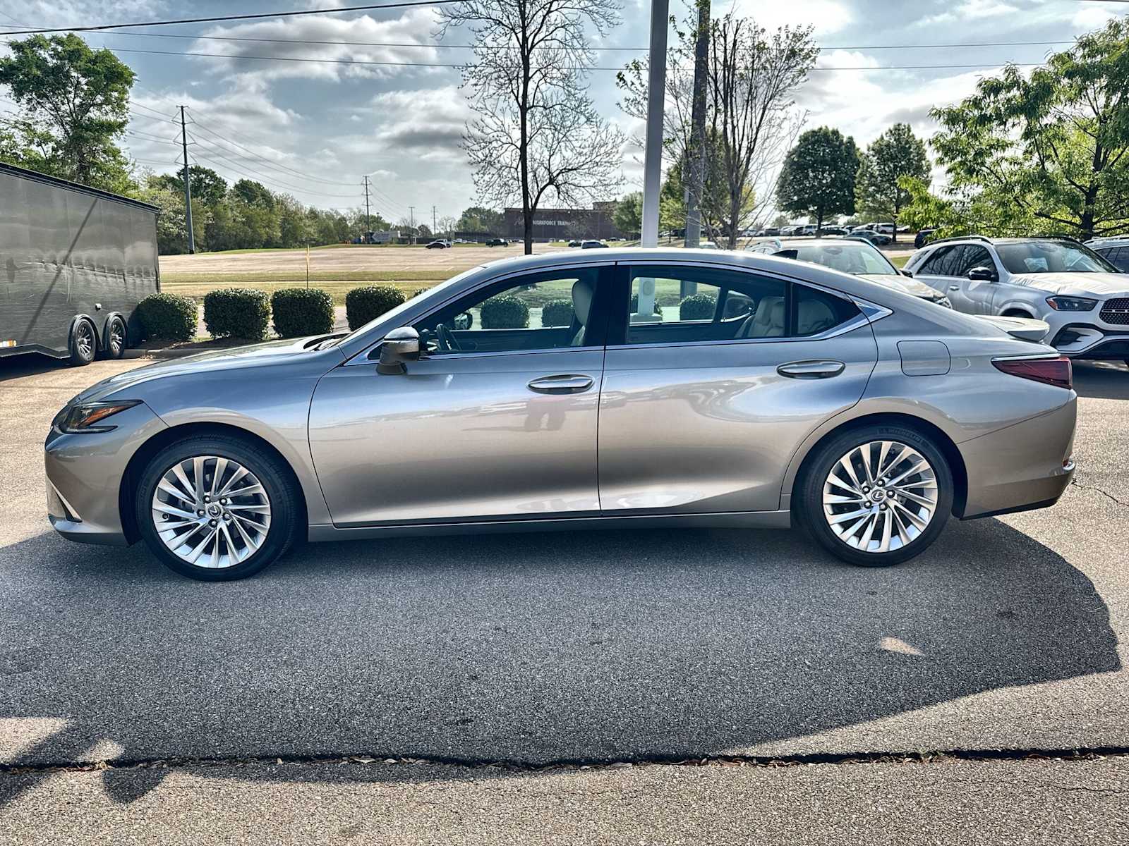 Thumbnail: 2021 Lexus ES - 5
