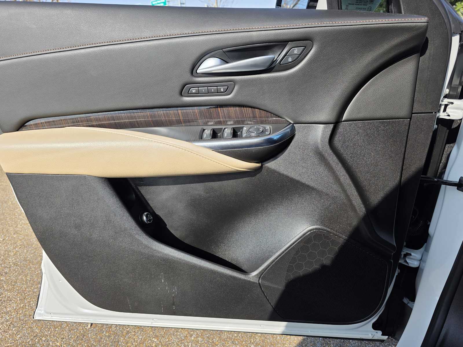 Thumbnail: 2025 Cadillac XT4 - 18