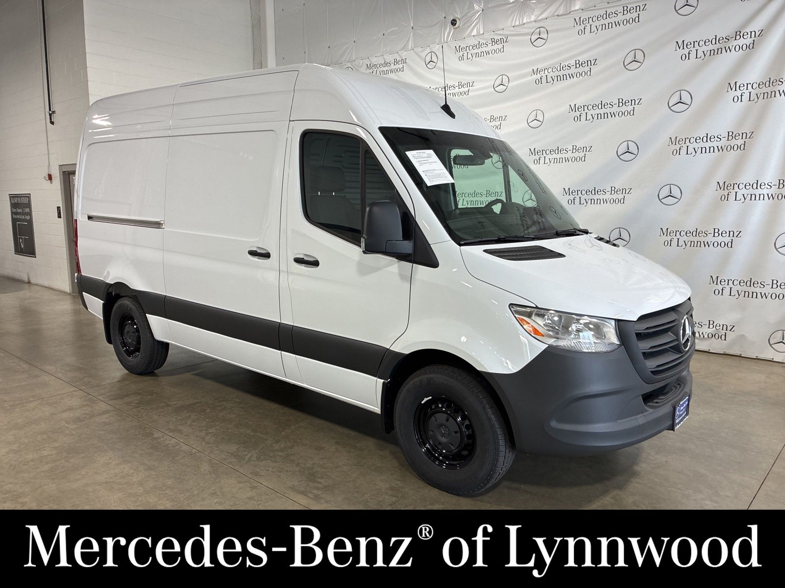 2025 Mercedes-Benz Sprinter 2500 144 WB HO's photo