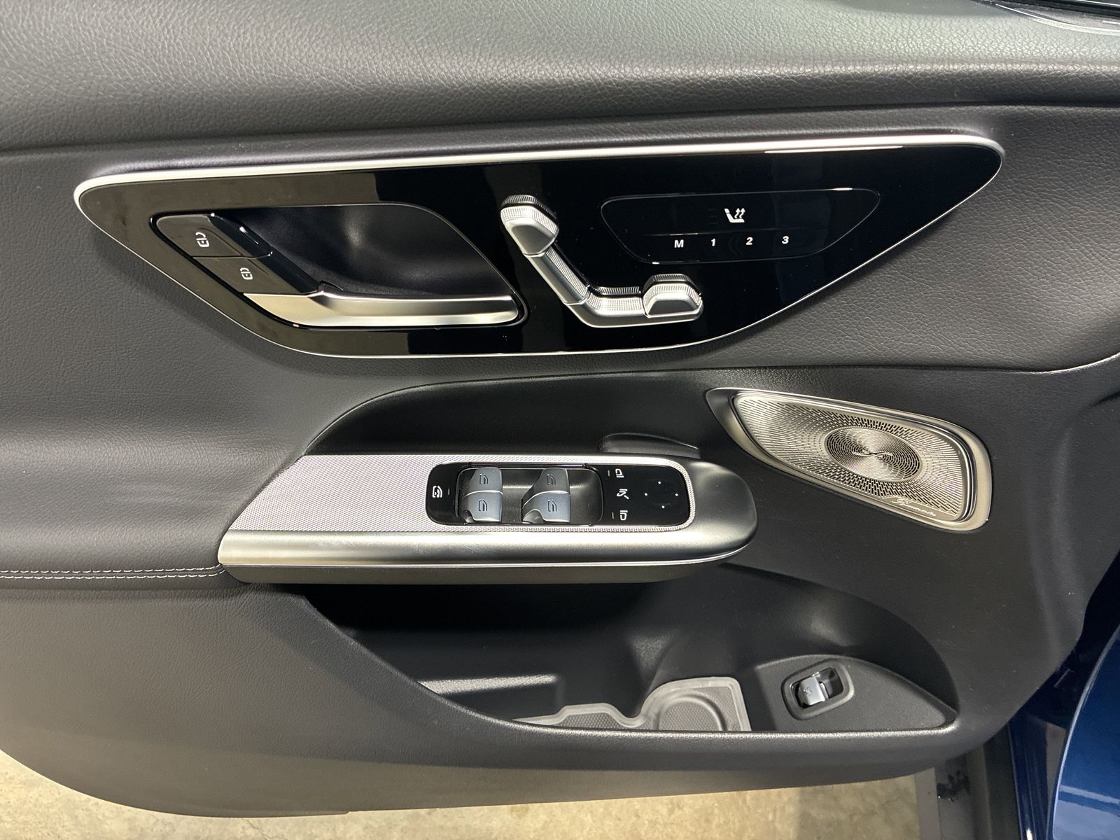 2025 Mercedes-Benz GLC Base - Photo 9