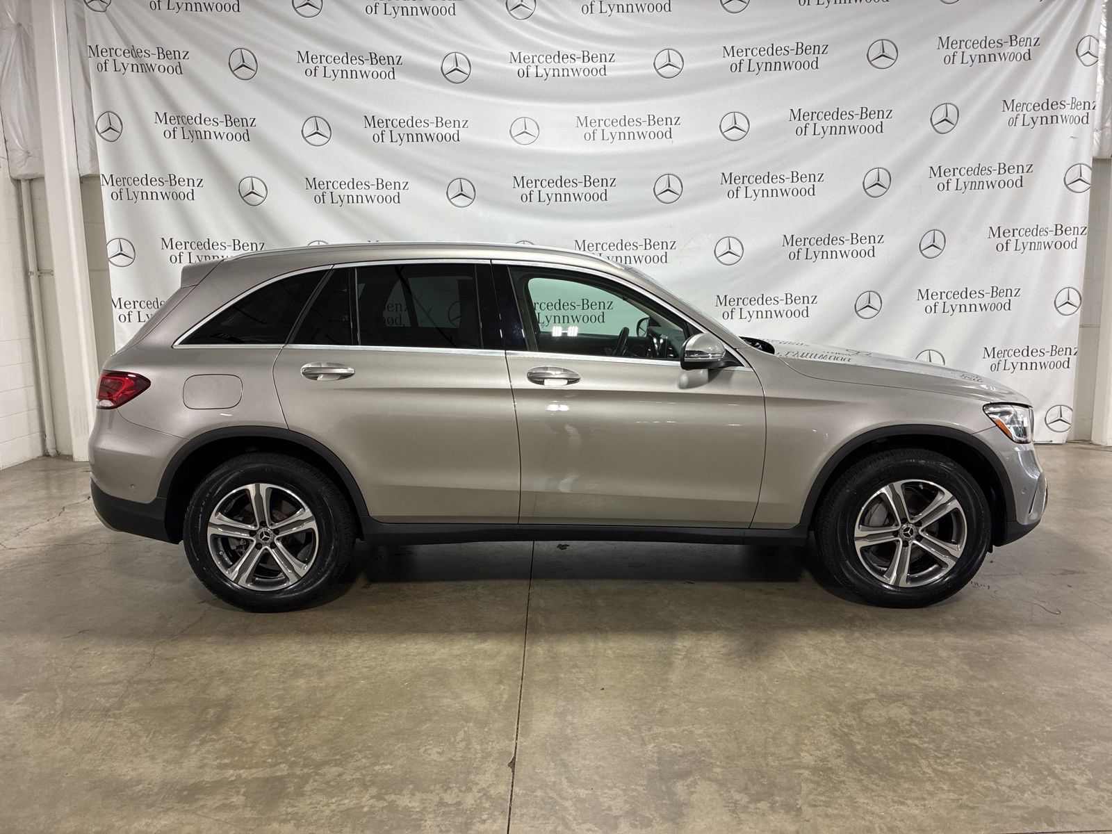 2021 Mercedes Benz GLC 300 4MATIC photo 2