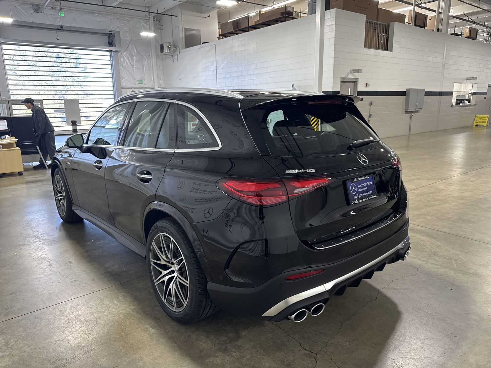 2025 Mercedes-Benz GLC AMG GLC43 - Photo 4