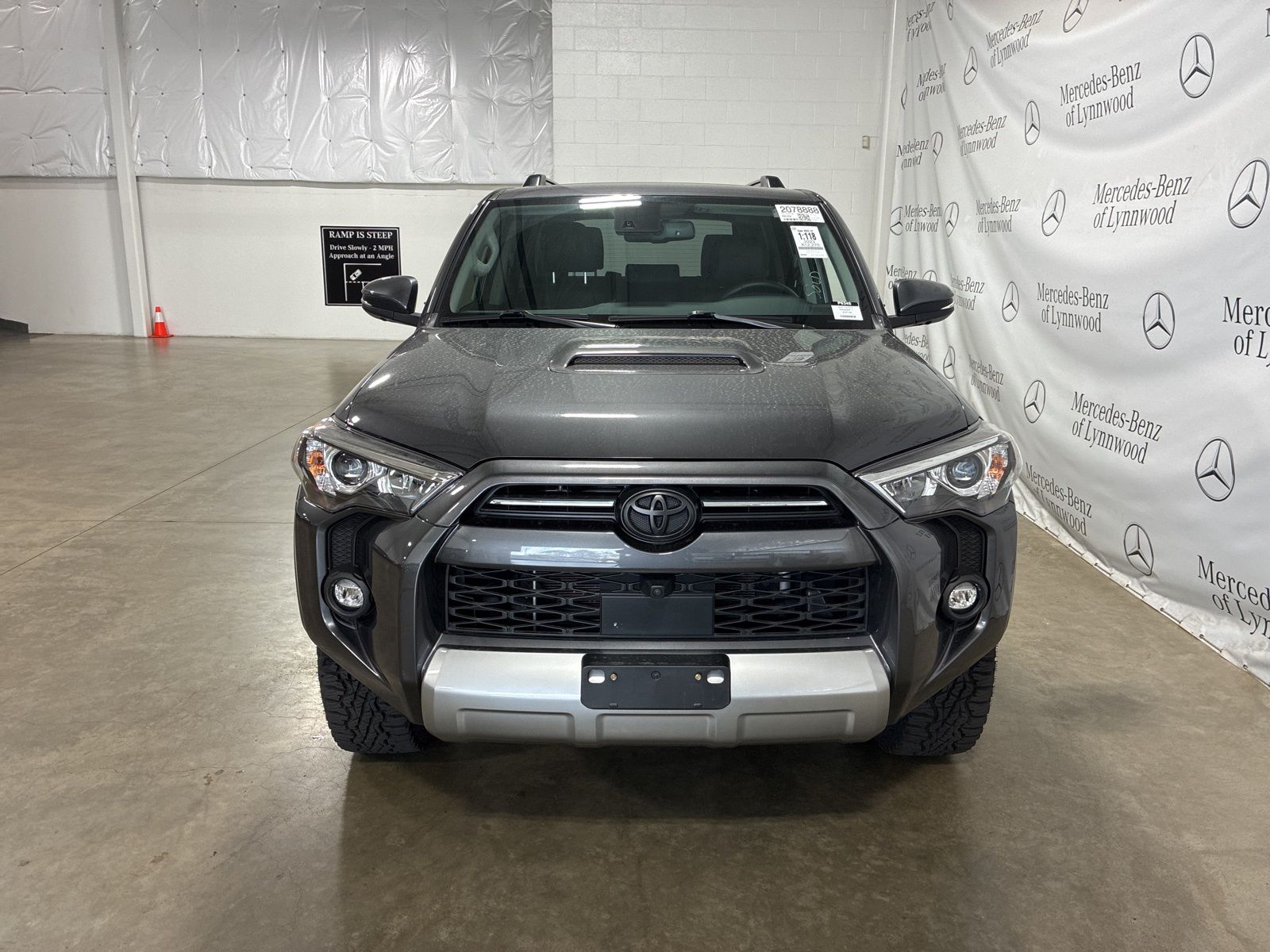 2023 Toyota 4Runner TRD photo 2
