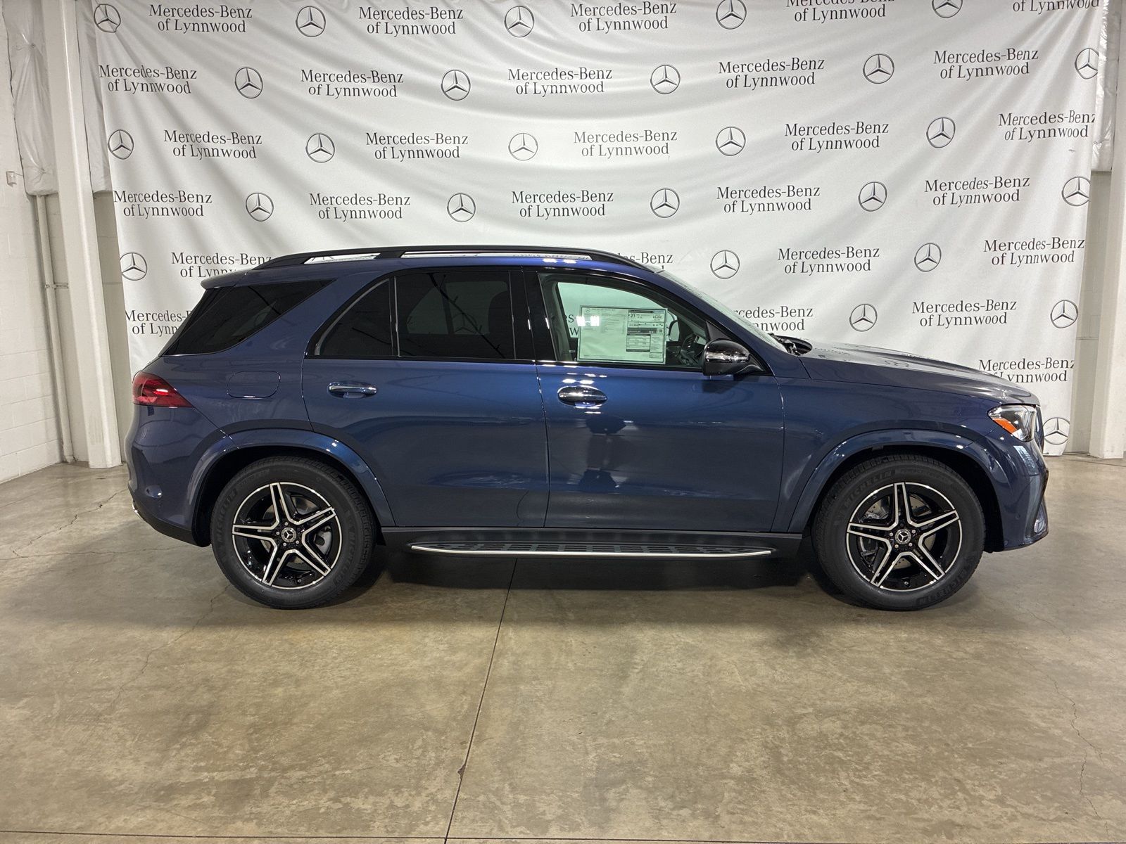 2026 Mercedes Benz GLE 450 4MATIC photo 3