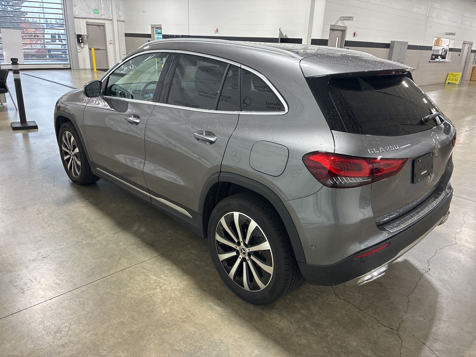 2022 Mercedes Benz GLA 250 4MATIC photo 4