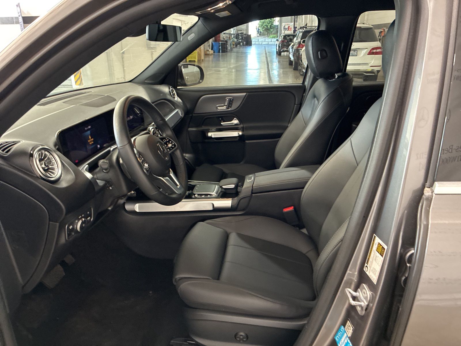 2023 Mercedes Benz EQB 300 4MATIC photo 3