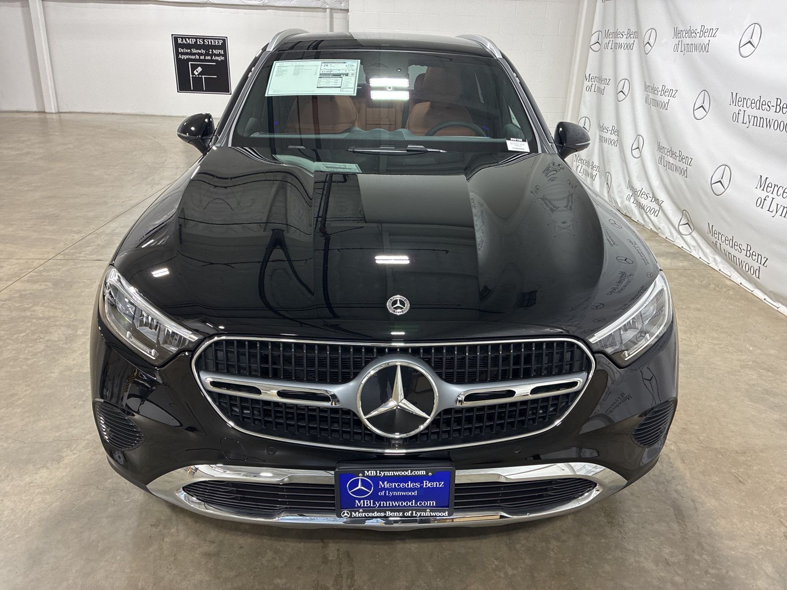 2026 Mercedes Benz GLC 300 4MATIC photo 2