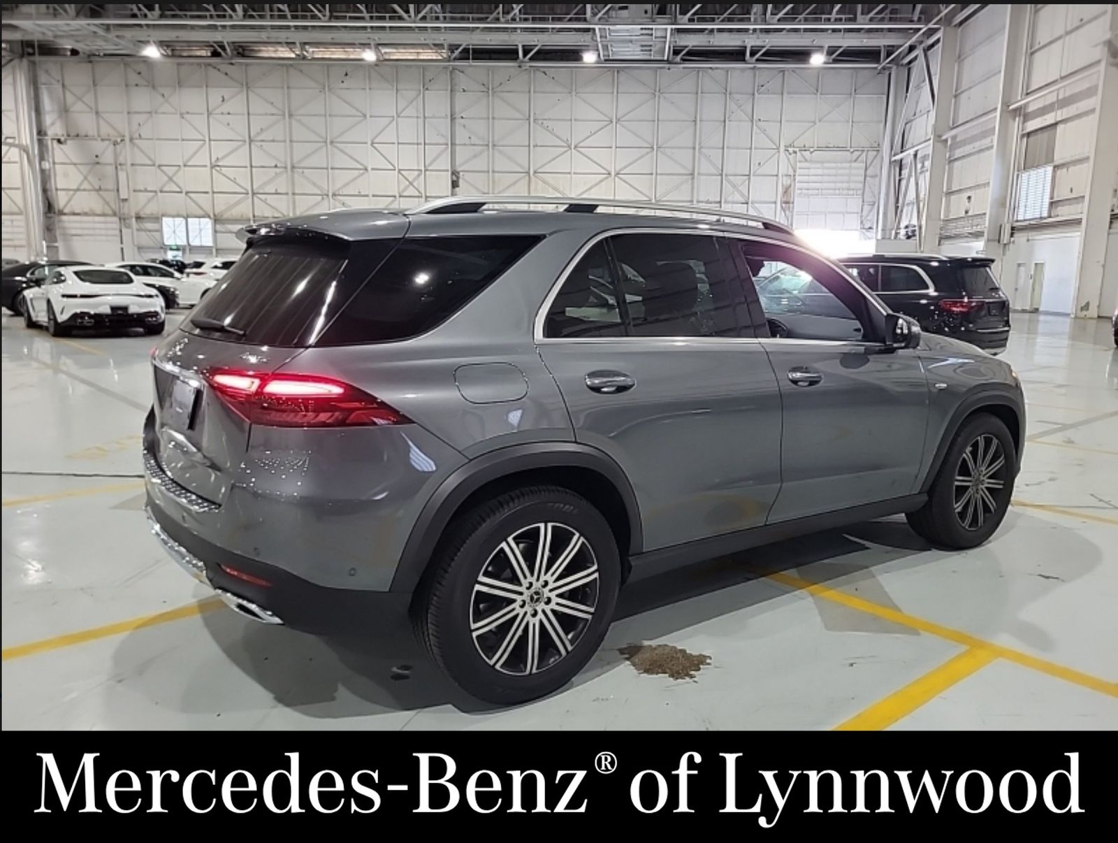 2025 Mercedes Benz GLE 450e 4MATIC photo 2