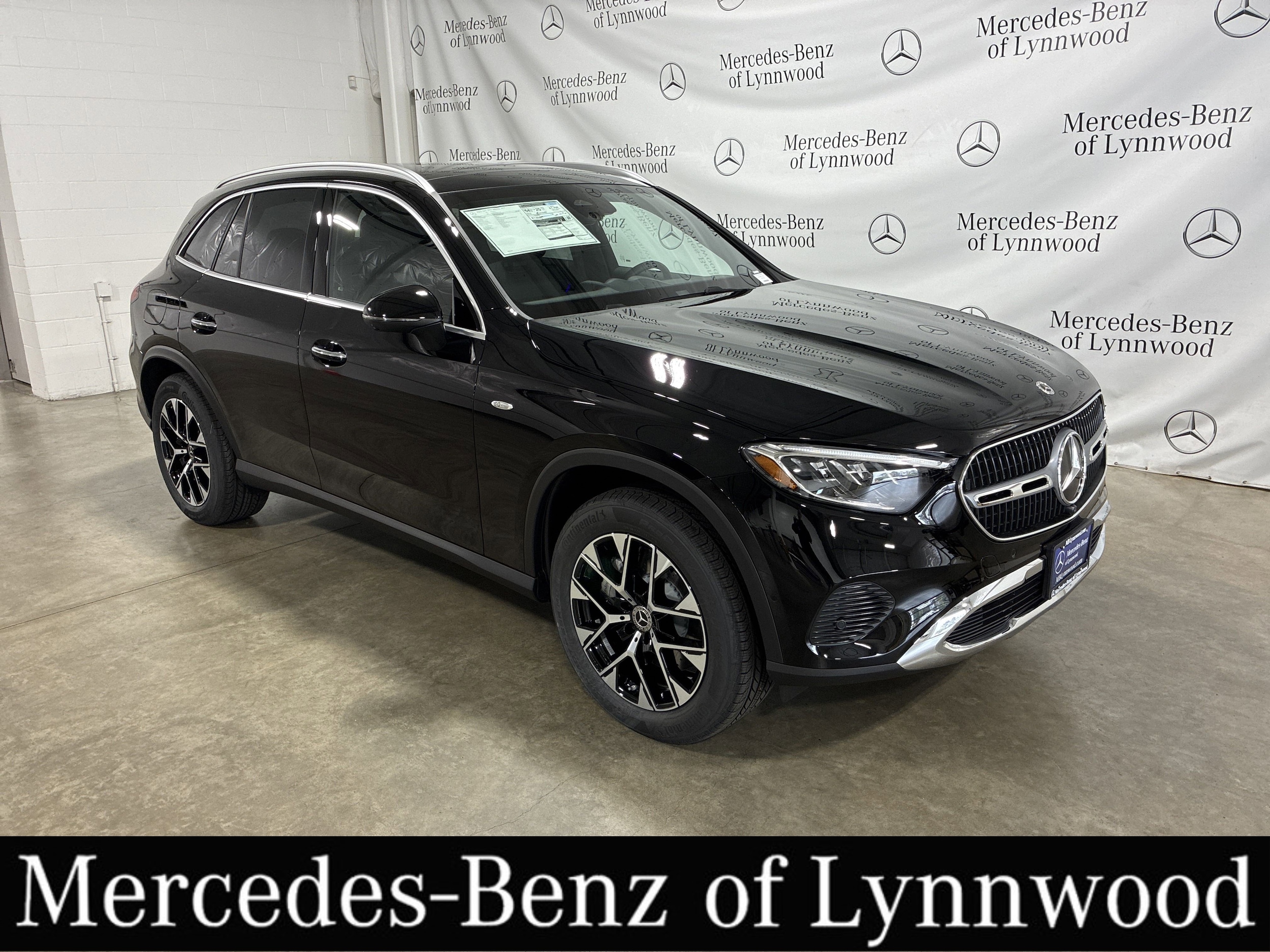2025 Mercedes-Benz GLC