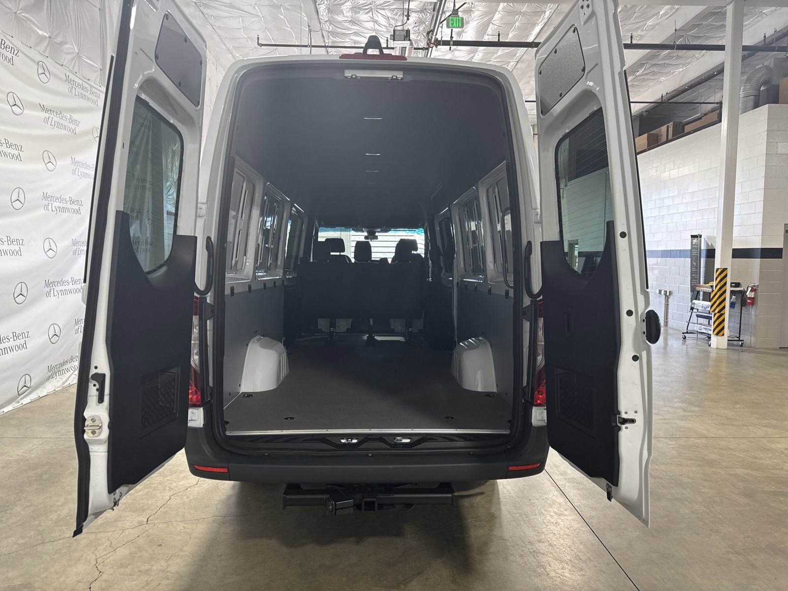 2025 Mercedes-Benz Sprinter Crew Van Base - Photo 7