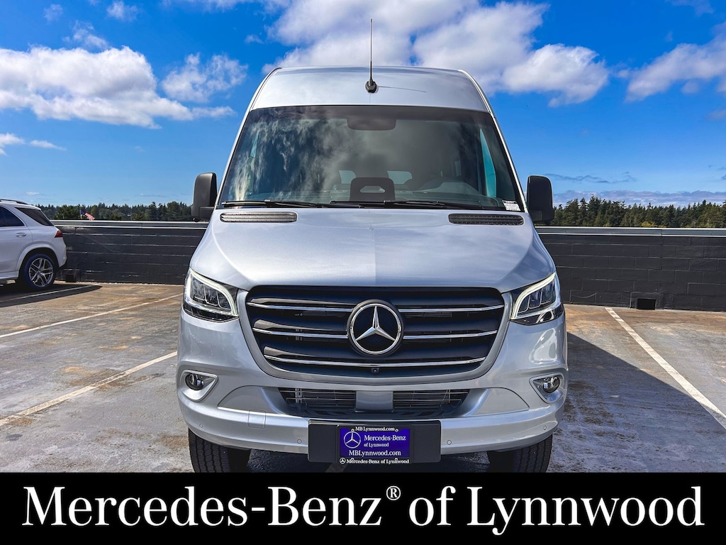New 2026 Mercedes-Benz Sprinter 2500 Passenger 144 WB Minivan/Van