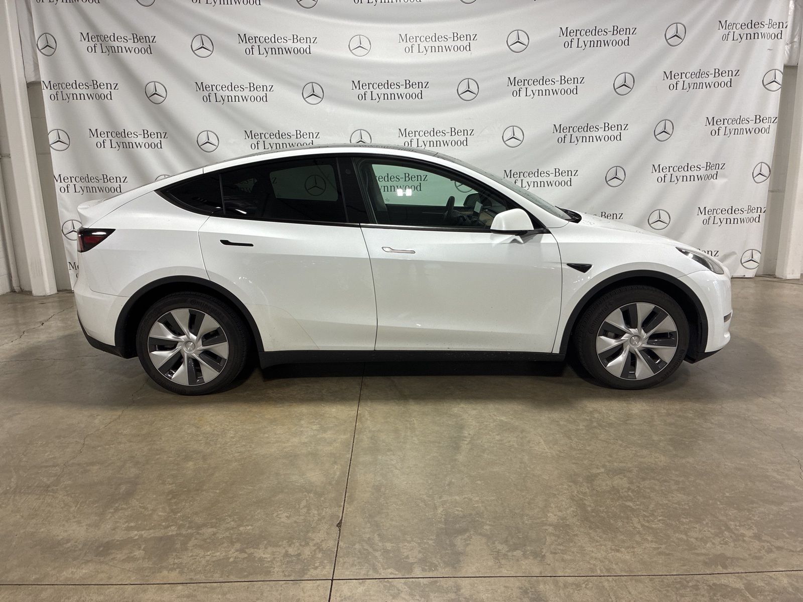 Used 2023 Tesla Model Y Long Range with VIN 7SAYGDEEXPF760266 for sale in Kansas City