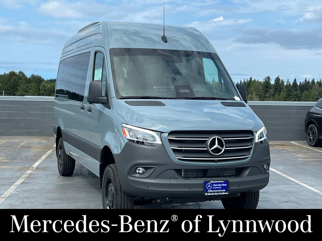 New 2026 Mercedes-Benz Sprinter 2500 Passenger 144 WB AWD Minivan/Van