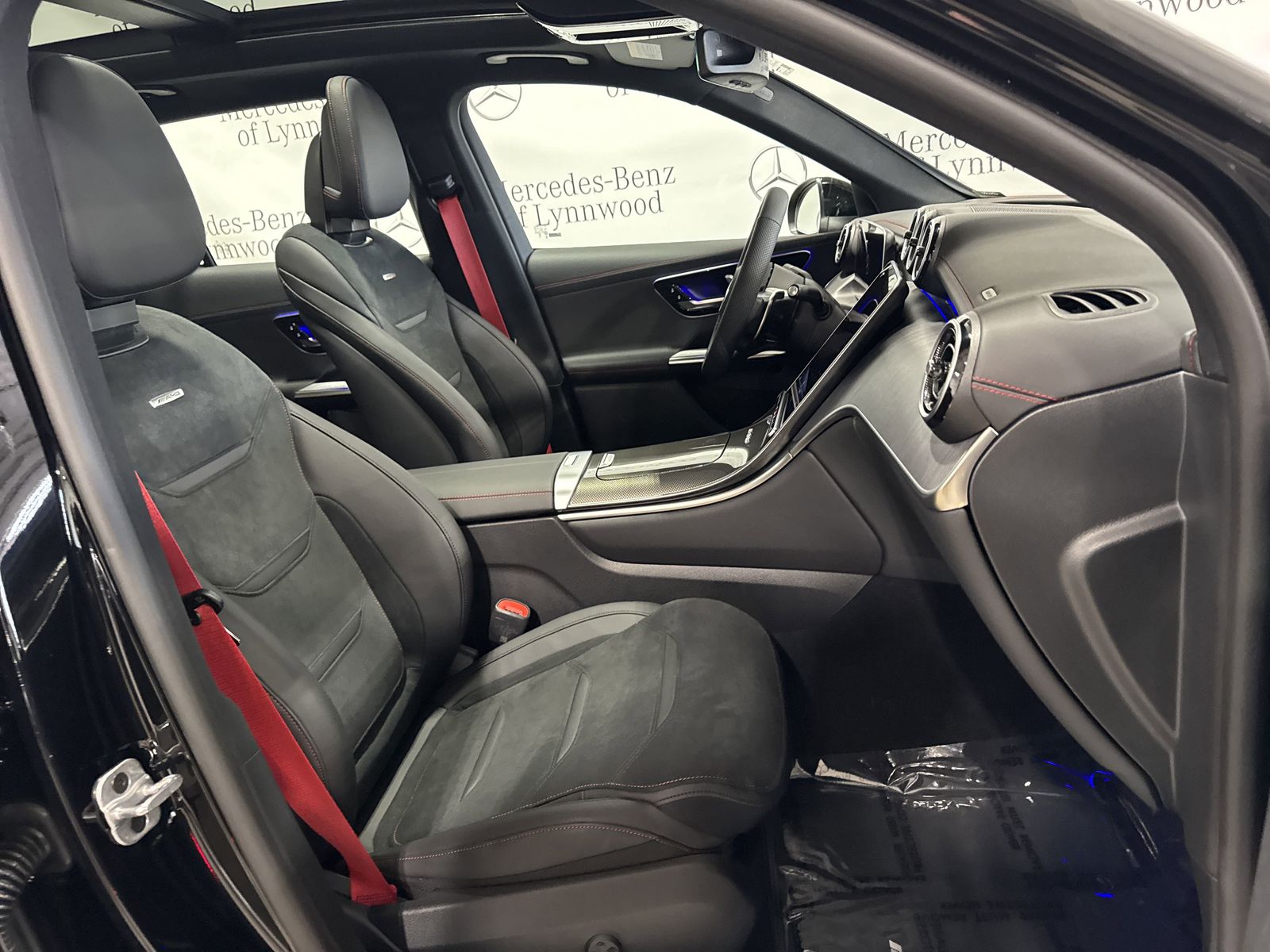 2025 Mercedes-Benz GLC AMG GLC43 - Photo 12