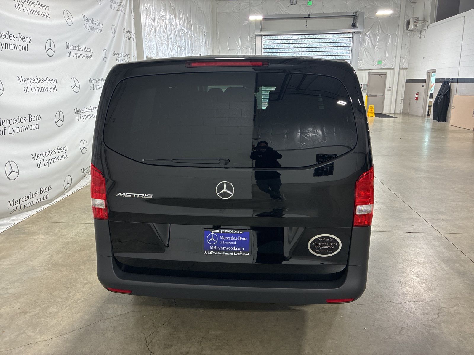2023 Mercedes Benz Metris Passenger photo 4