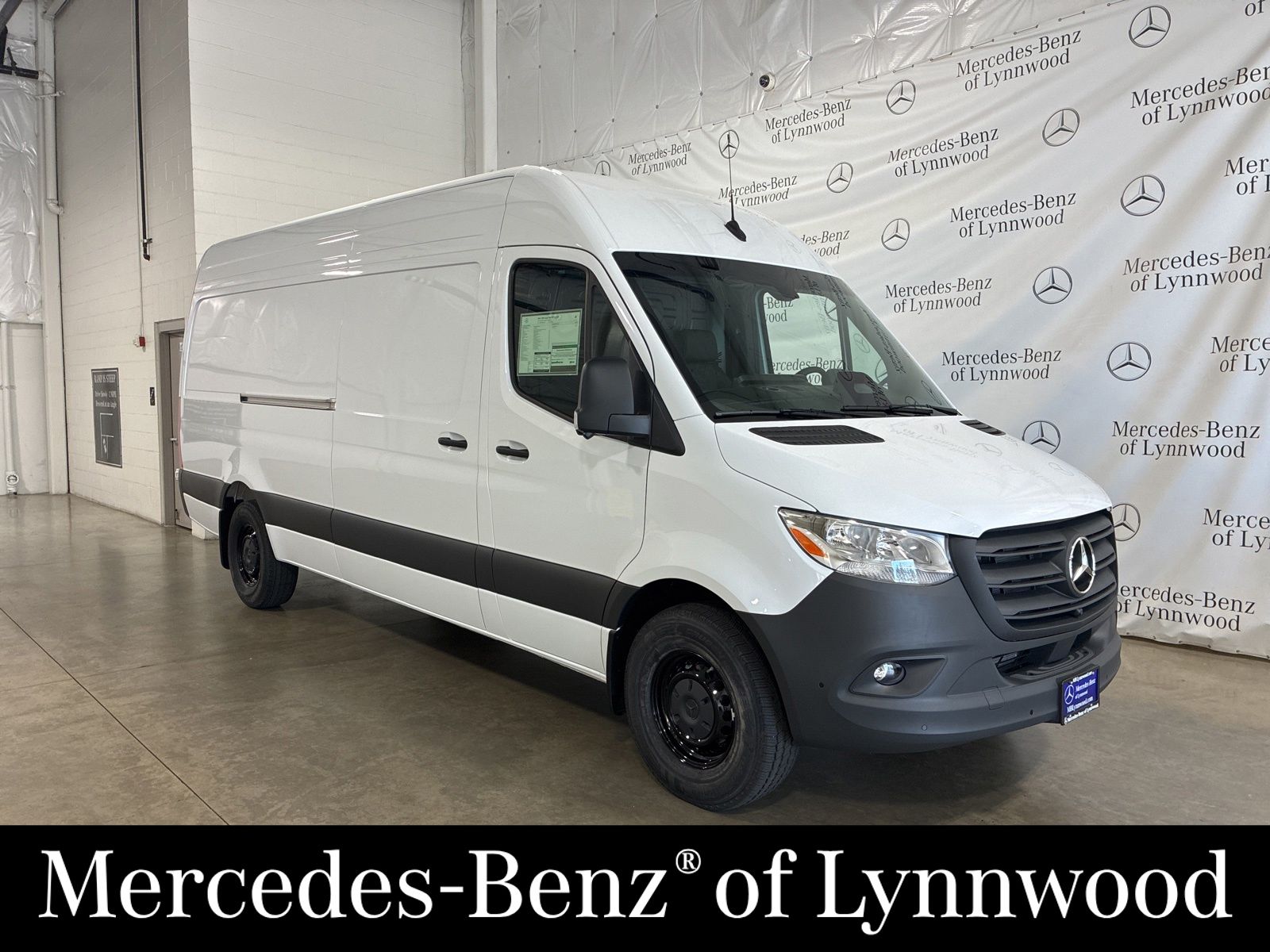 2026 Mercedes-Benz Sprinter 2500 170 WB HO High Roof's photo