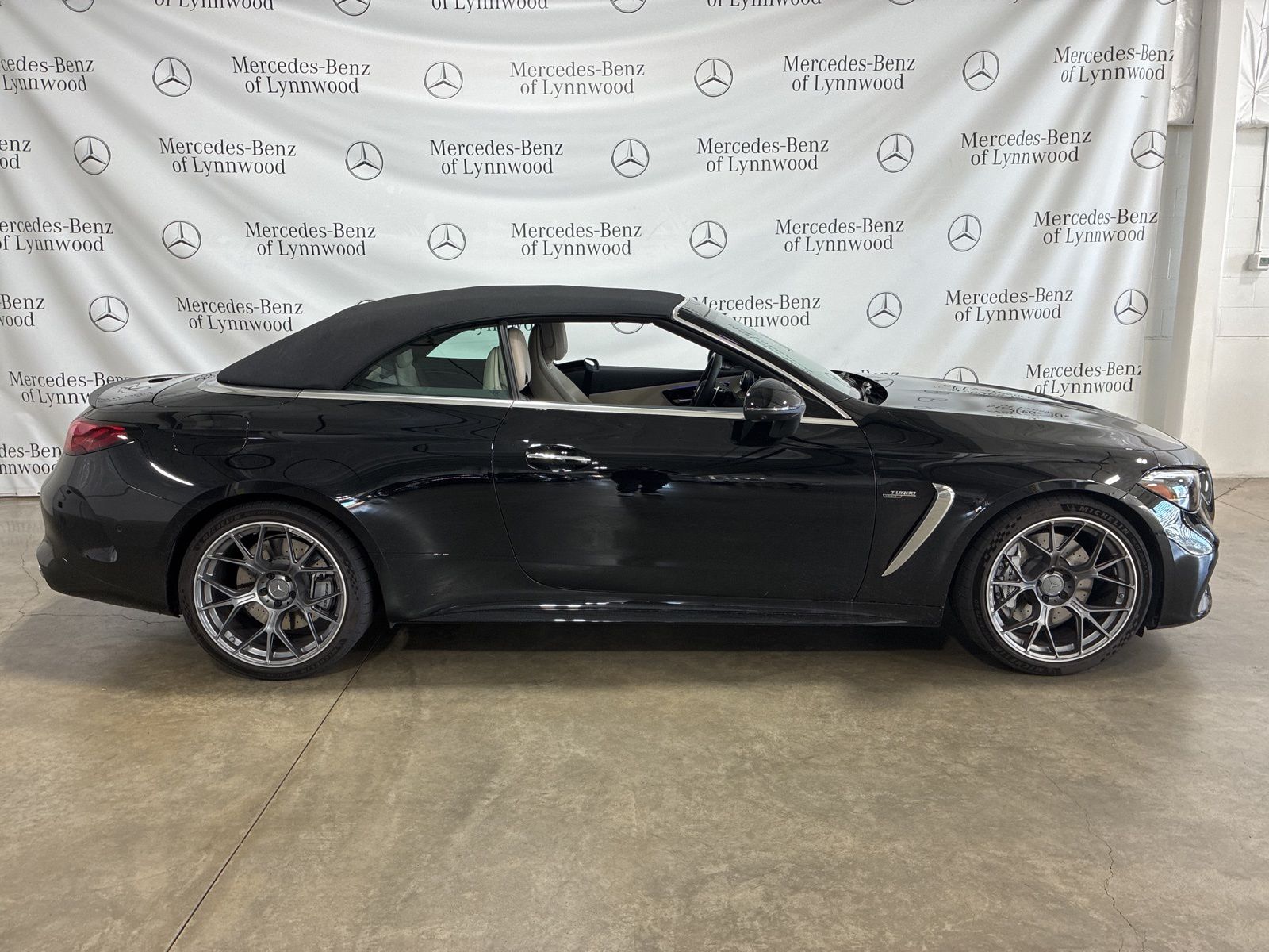 2025 Mercedes Benz CLE 53 AMG 4MATIC photo 3