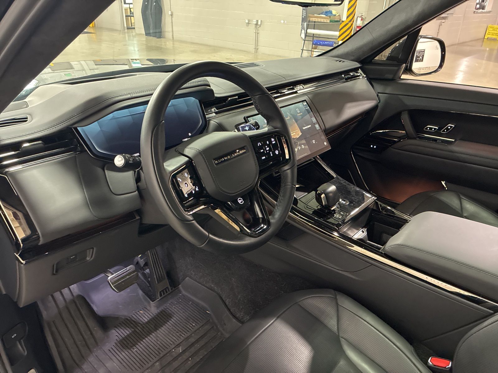 2024 Land Rover Range Rover Sport photo 2