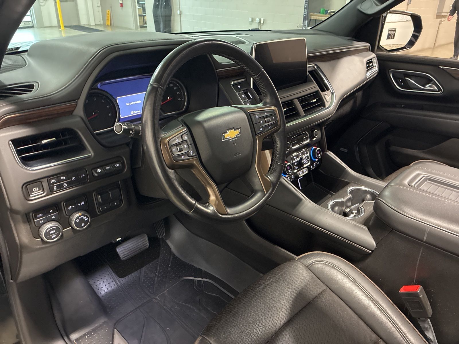 2021 Chevrolet Suburban High Country photo 4