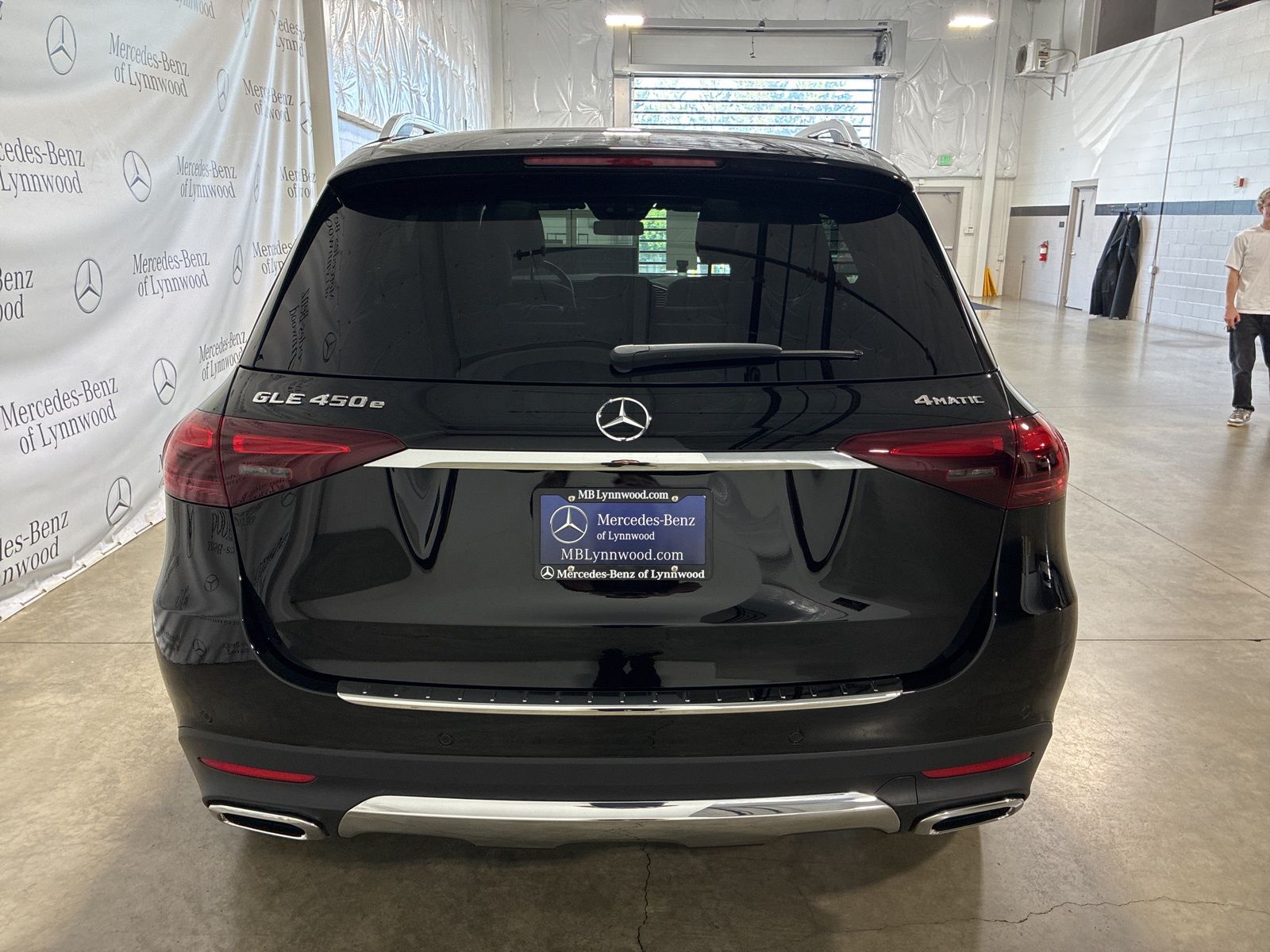 2025 Mercedes Benz GLE 450e 4MATIC photo 2
