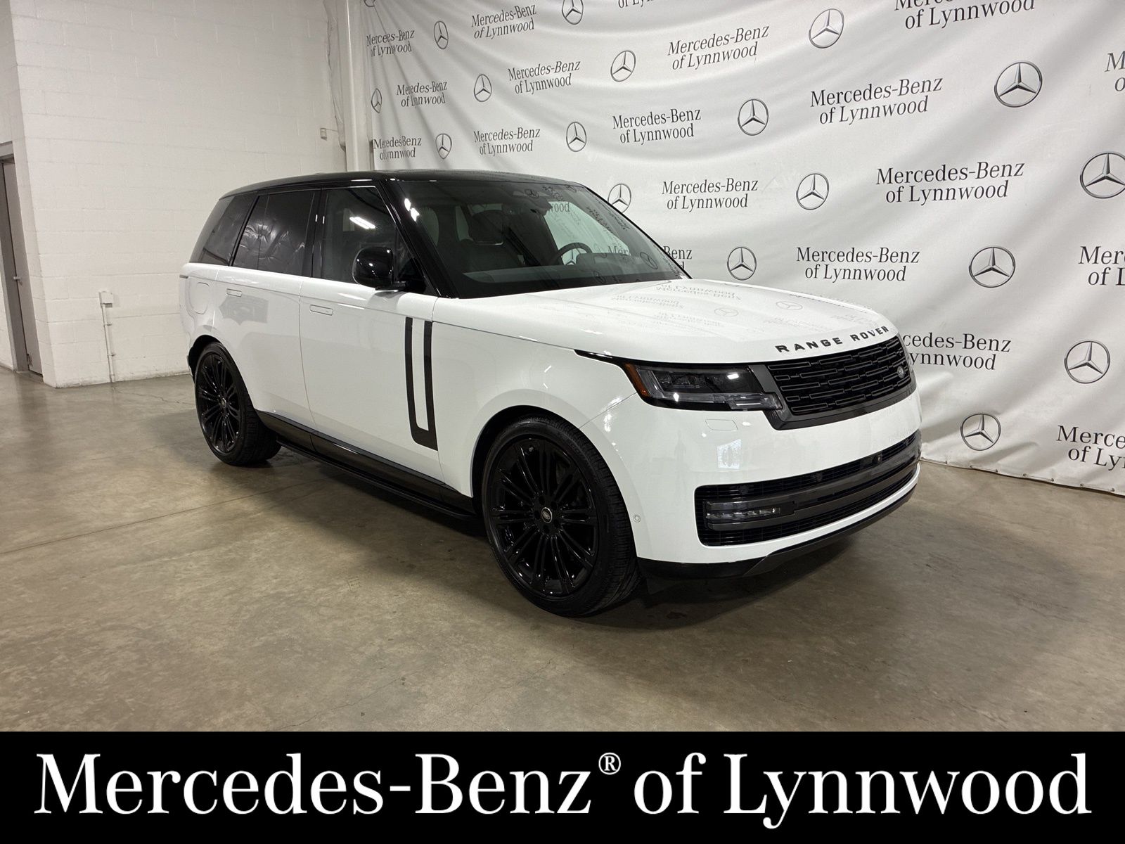 2025 Land Rover Range Rover SE