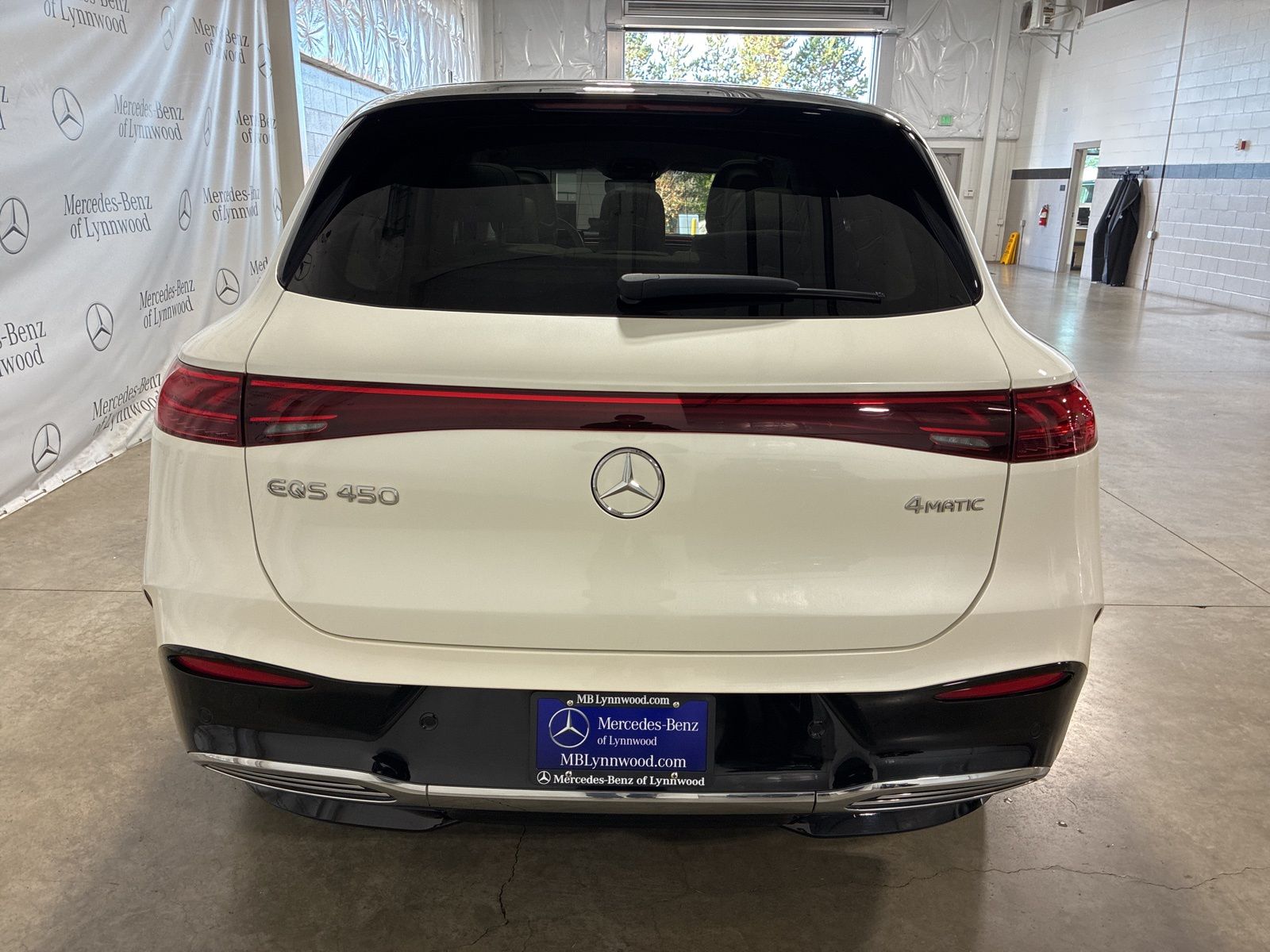 2023 Mercedes Benz EQS SUV 450 4MATIC photo 4
