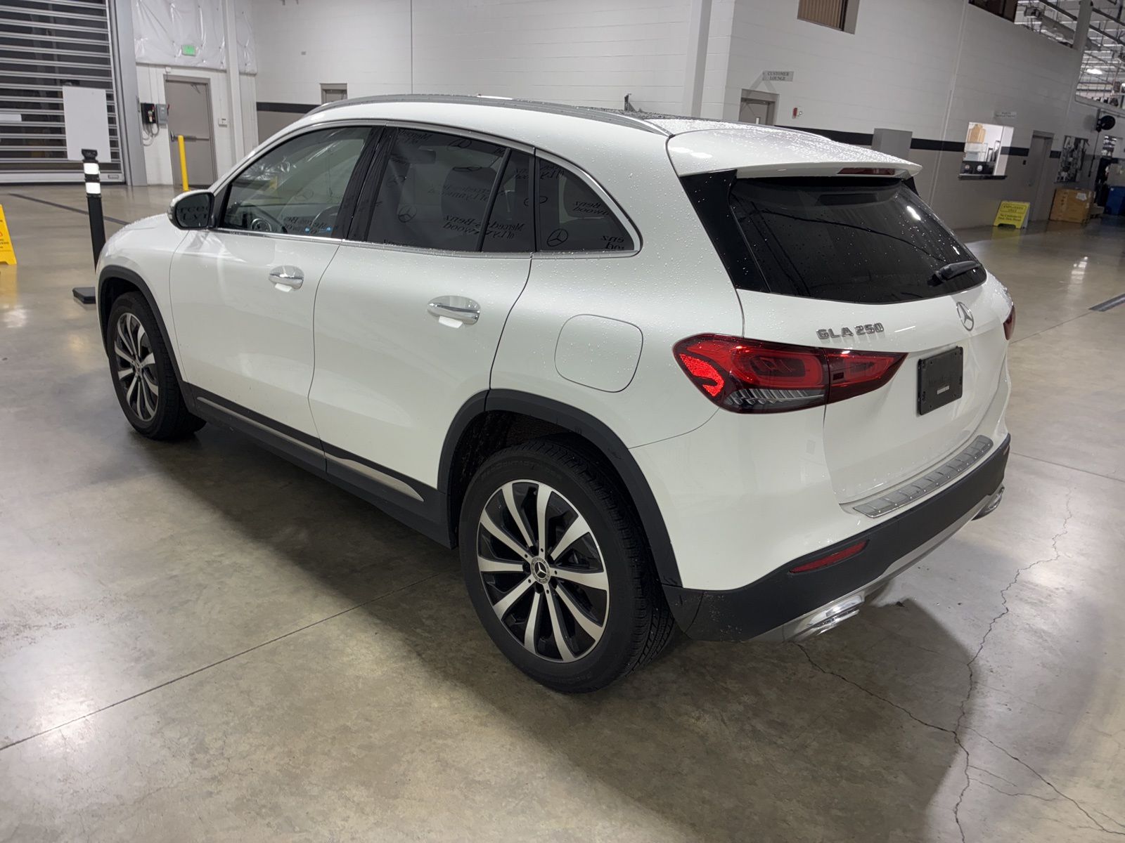 2023 Mercedes Benz GLA 250 4MATIC photo 3