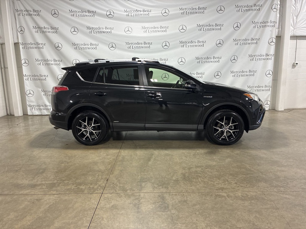 Used 2017 Toyota RAV4 Hybrid SE SUV