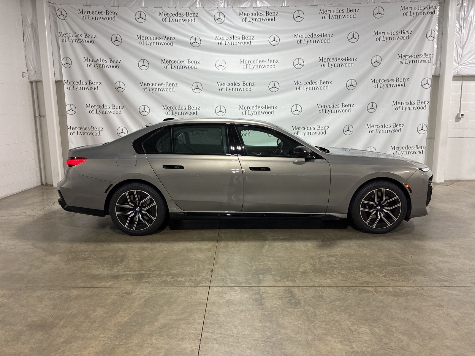 2024 Bmw 760i xDrive photo 2