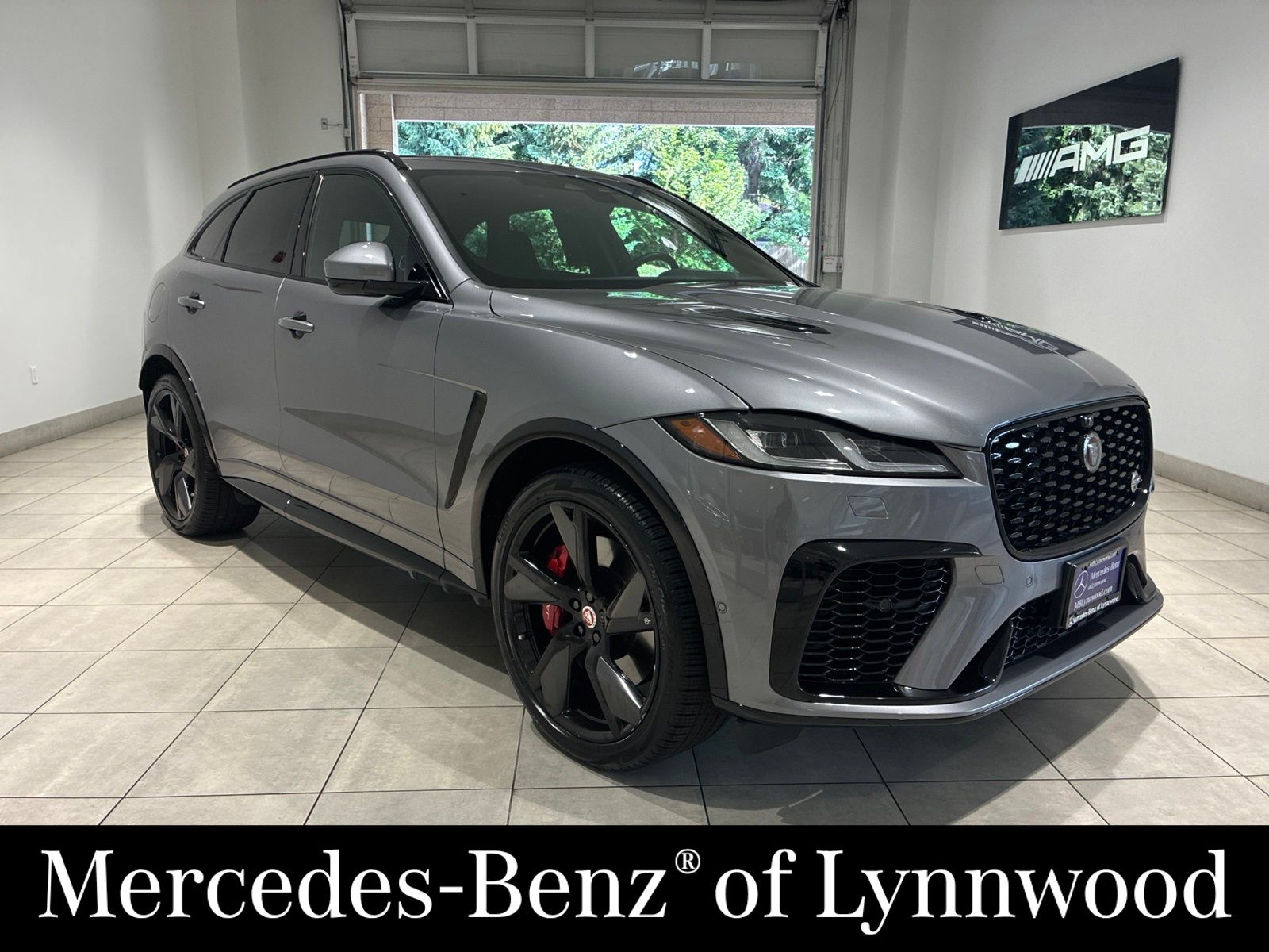 2023 Jaguar F-PACE SVR AWD's photo