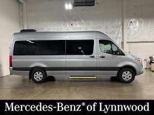 2025 Mercedes-Benz Sprinter 2500 Passenger 170 WB Minivan/Van