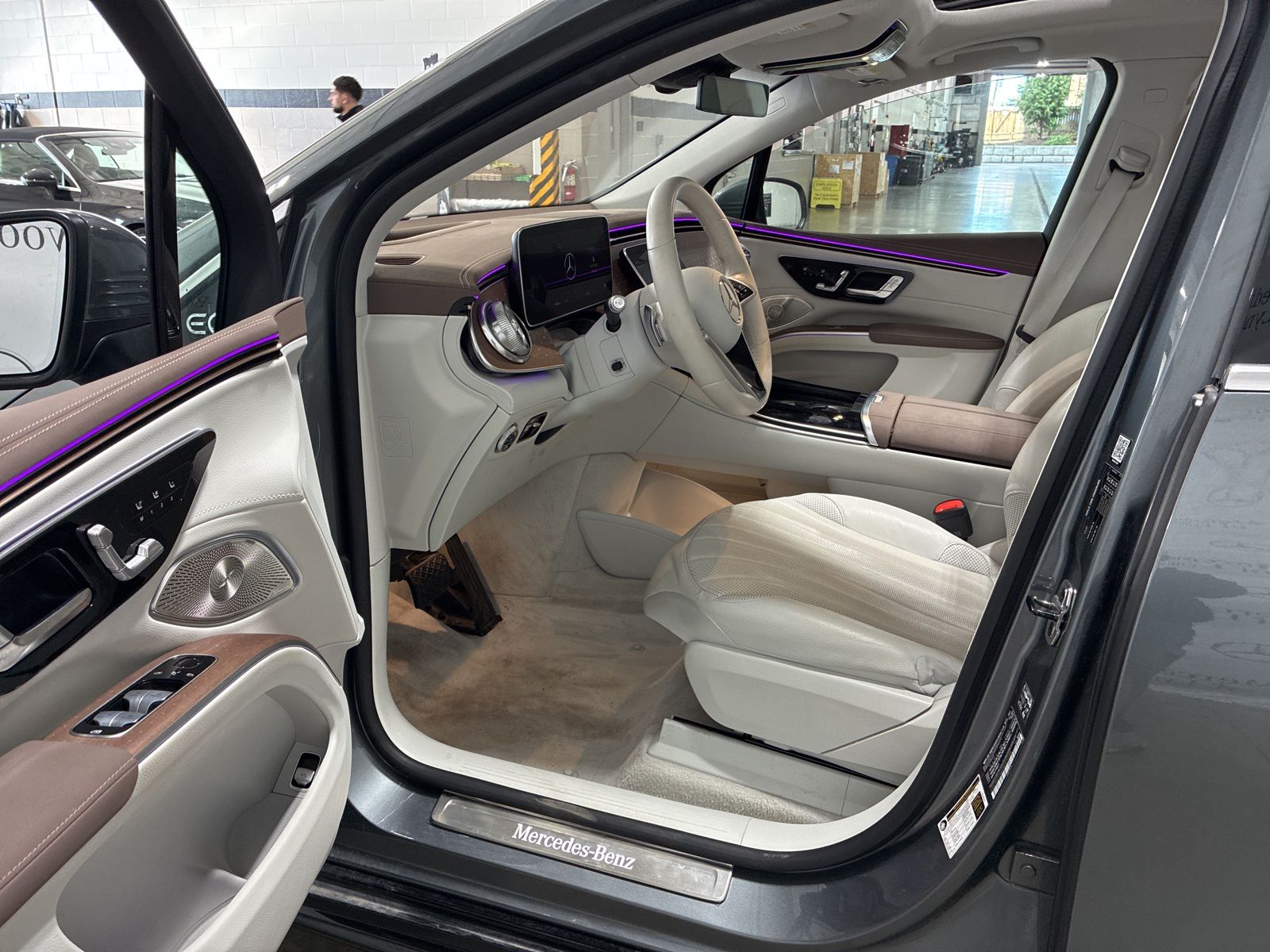 2023 Mercedes Benz EQS SUV 450 4MATIC photo 4