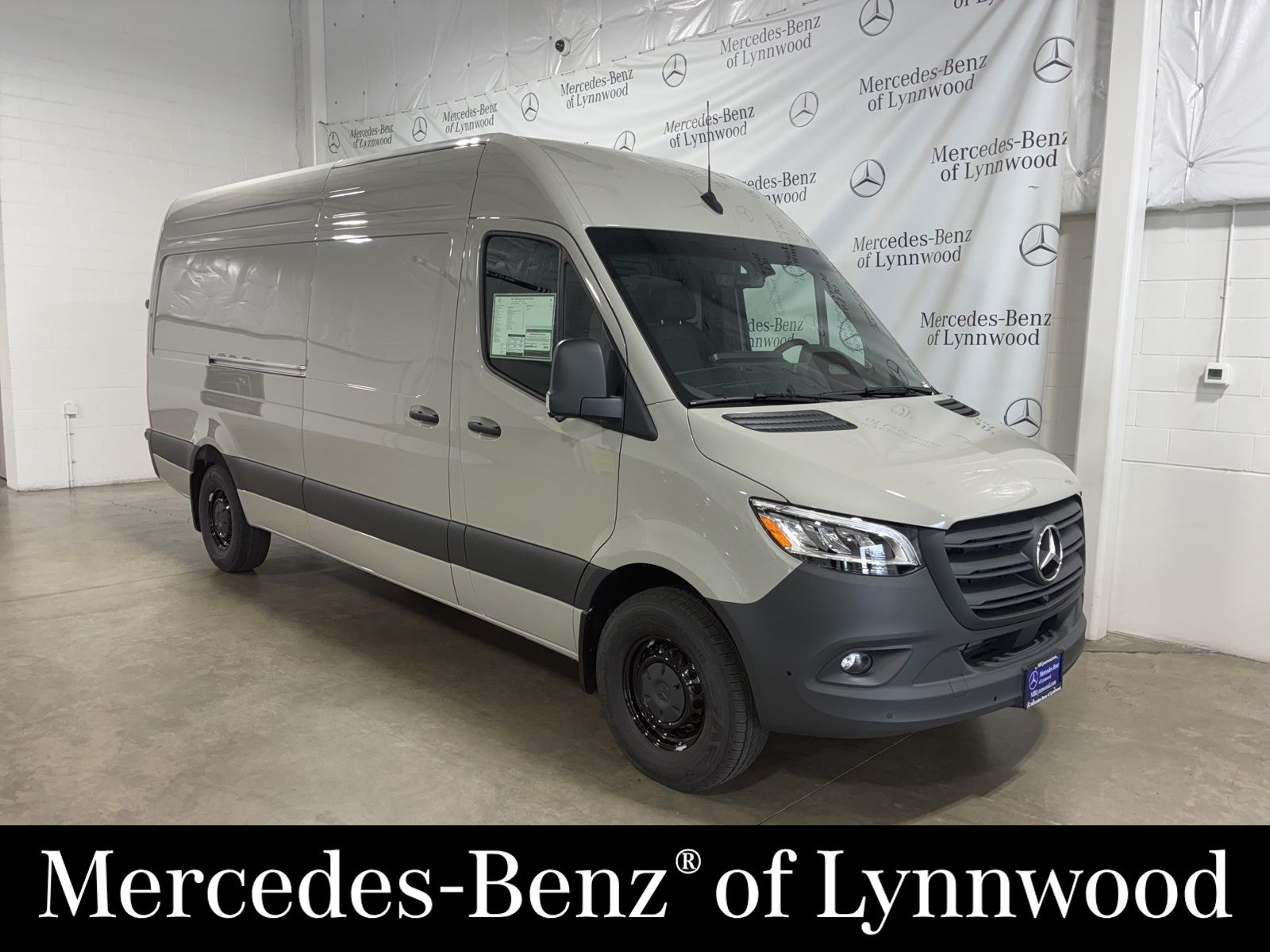 2026 Mercedes-Benz Sprinter 2500 170 WB HO High Roof's photo