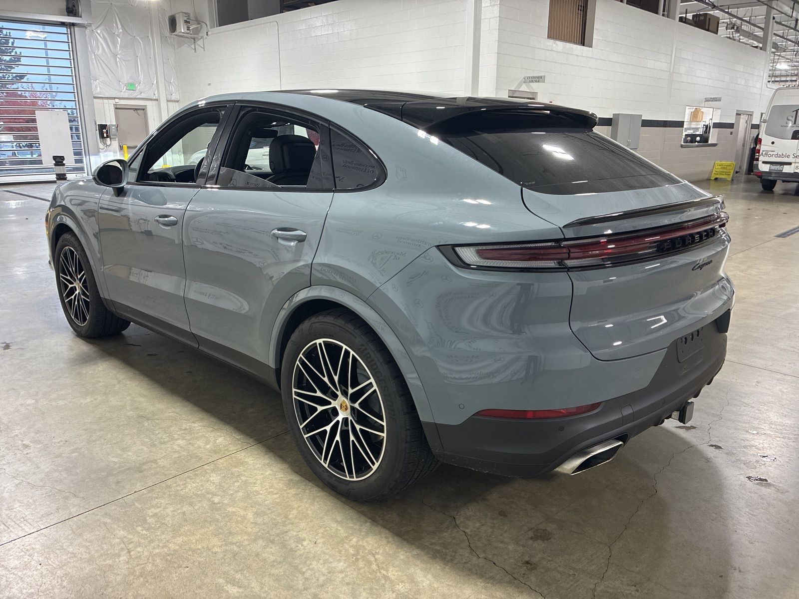 2024 Porsche Cayenne Coupe photo 3